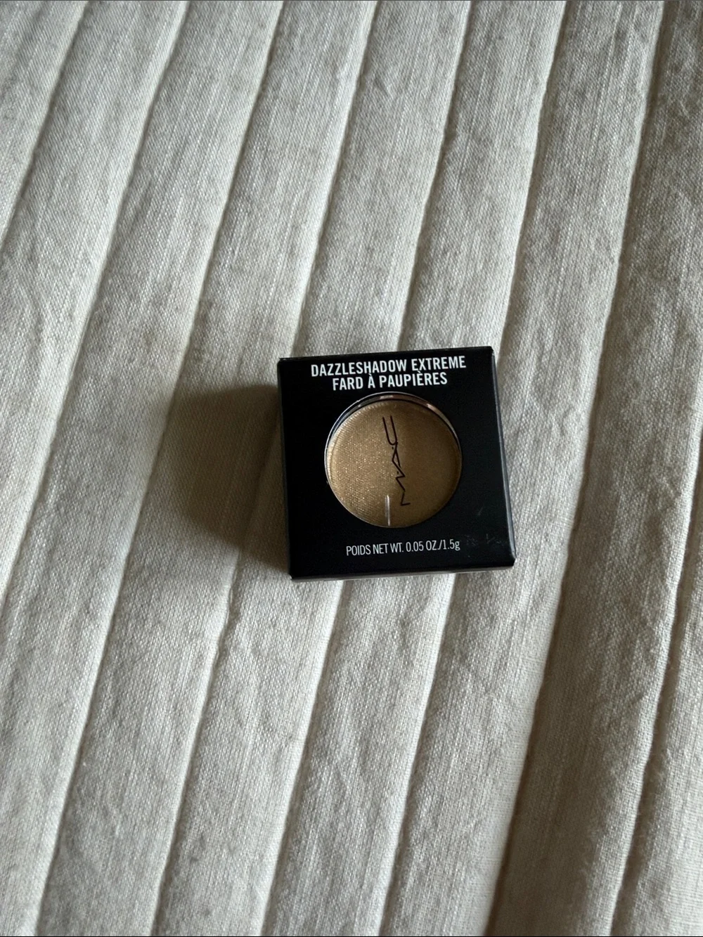 MAC Cosmetics Dazzleshadow Extreme Shimmer Eyeshadow — Gold